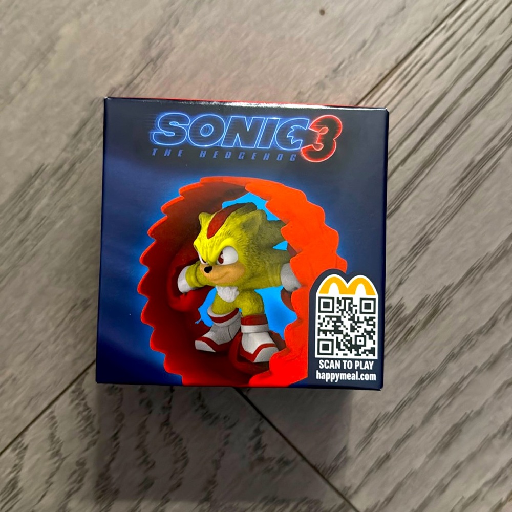 Sonic shadow + roller action figure